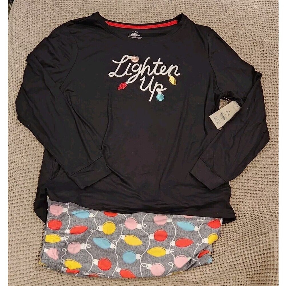 Secret Treasures Women’s Holiday Lighten Up Pajama Set Size Medium NWT
